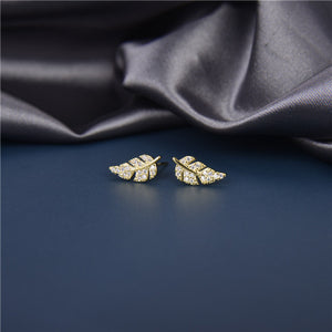 Classy leaf stud earring – available in Gold or Silver